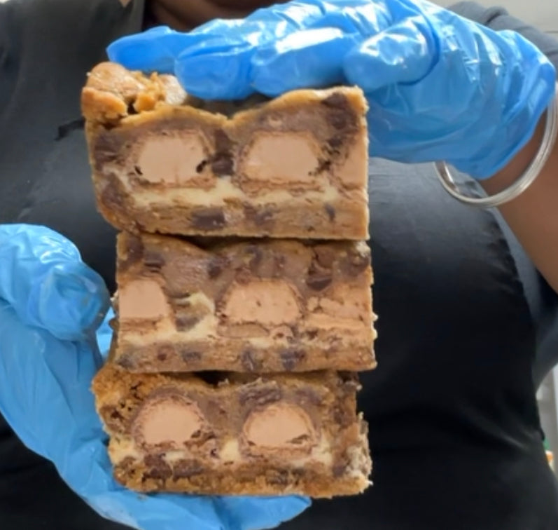 Kinder Bueno Cookie Pie (4 Slices)